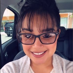 Meet your Posher, Stefanny